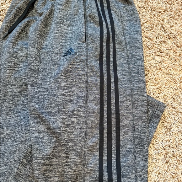 Men’s Adidas 3 Stripe Heathered Gray Sweatpants size M - Picture 3 of 6